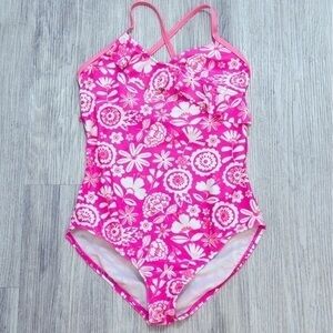 🛍️ 2/$12 
OSH KOSH girls pink & white one piece ruffle swimsuit bathing suit.